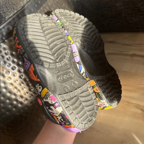 Disney Parks Mickey and Minnie Mouse Halloween 2022 Crocs Women’s 7 Men’s 5 - Picture 4 of 4